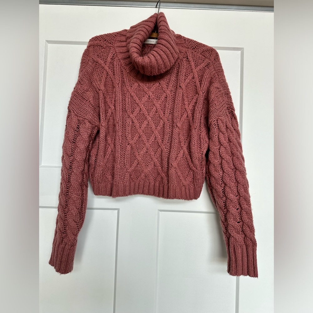 Altar’d State cropped turtleneck sweater- size XS